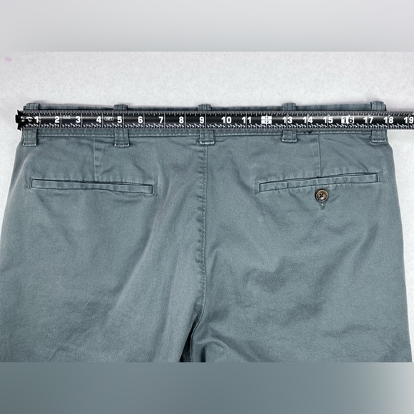 J. Crew Men’s 9” Chino Shorts. Size 35 - Picture 5 of 11